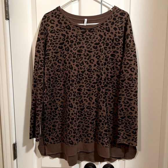 CASUAL TOP BUNDLE!! - Picture 8 of 9